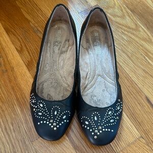 Naturalizer flats with rhinestones